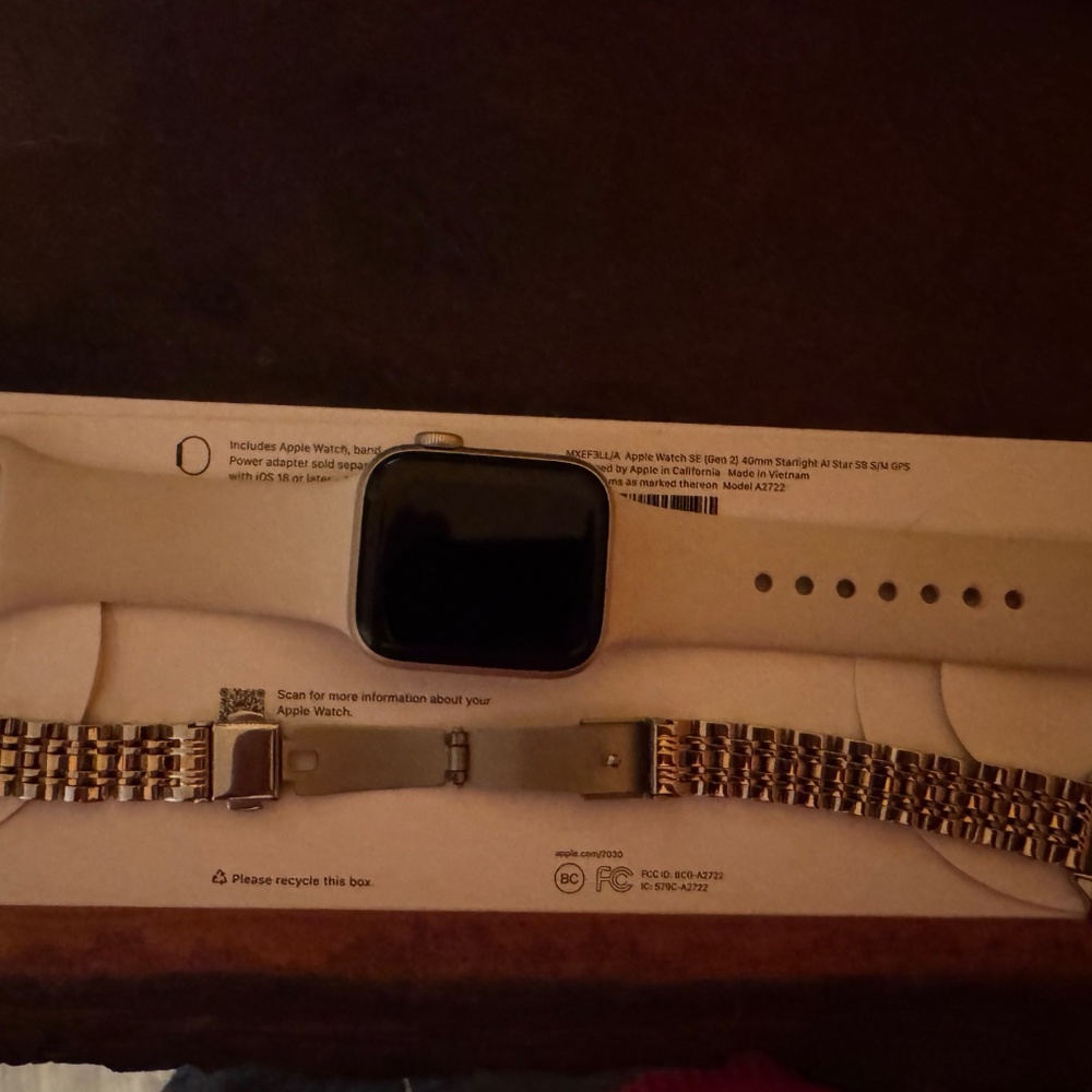 Apple Watch SE Gen 2 - Picture 3 of 4